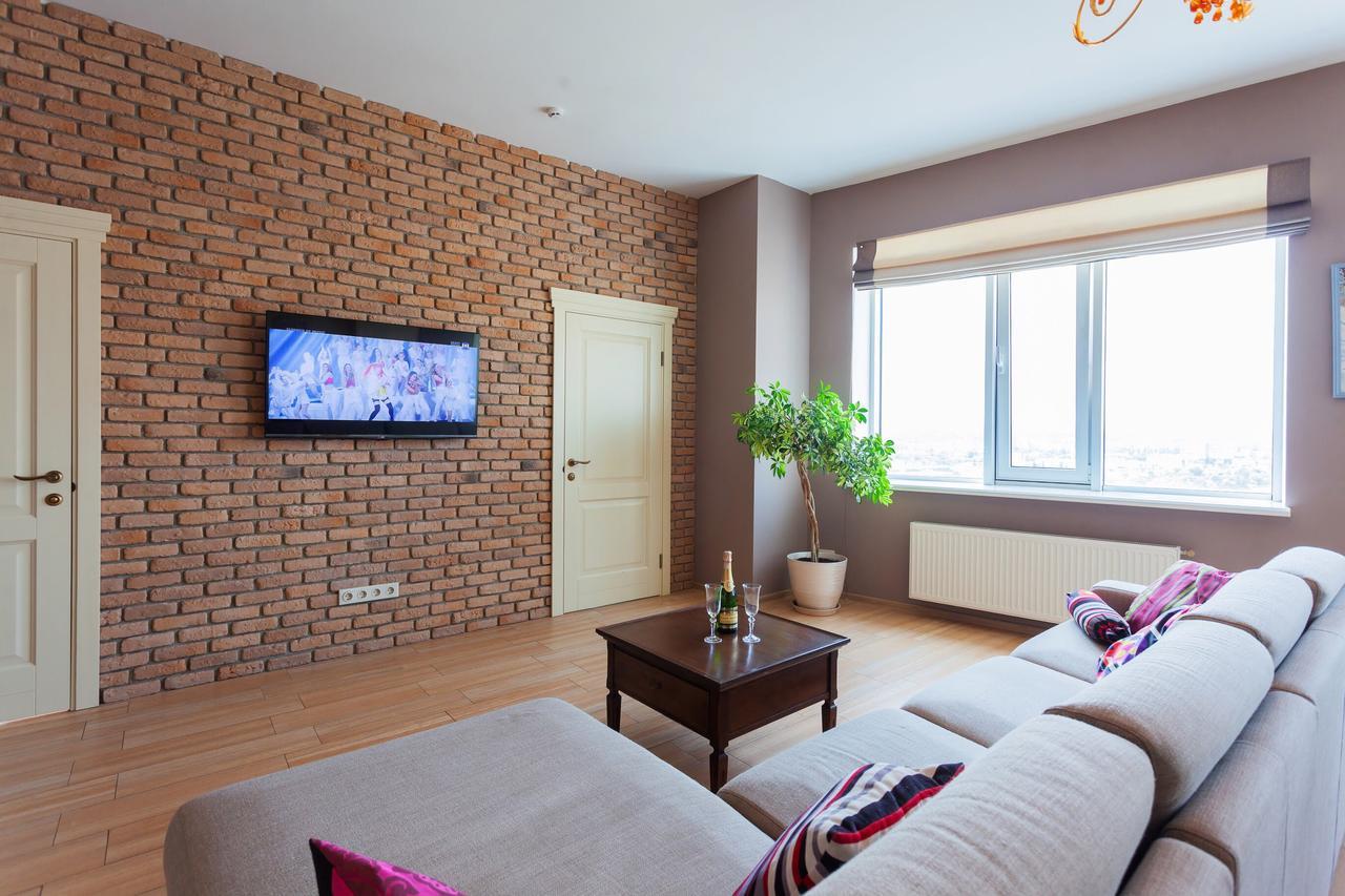 Stylish Views Apartments In The Parasol. Parus .Obolonskaya Embankment Киев Екстериор снимка