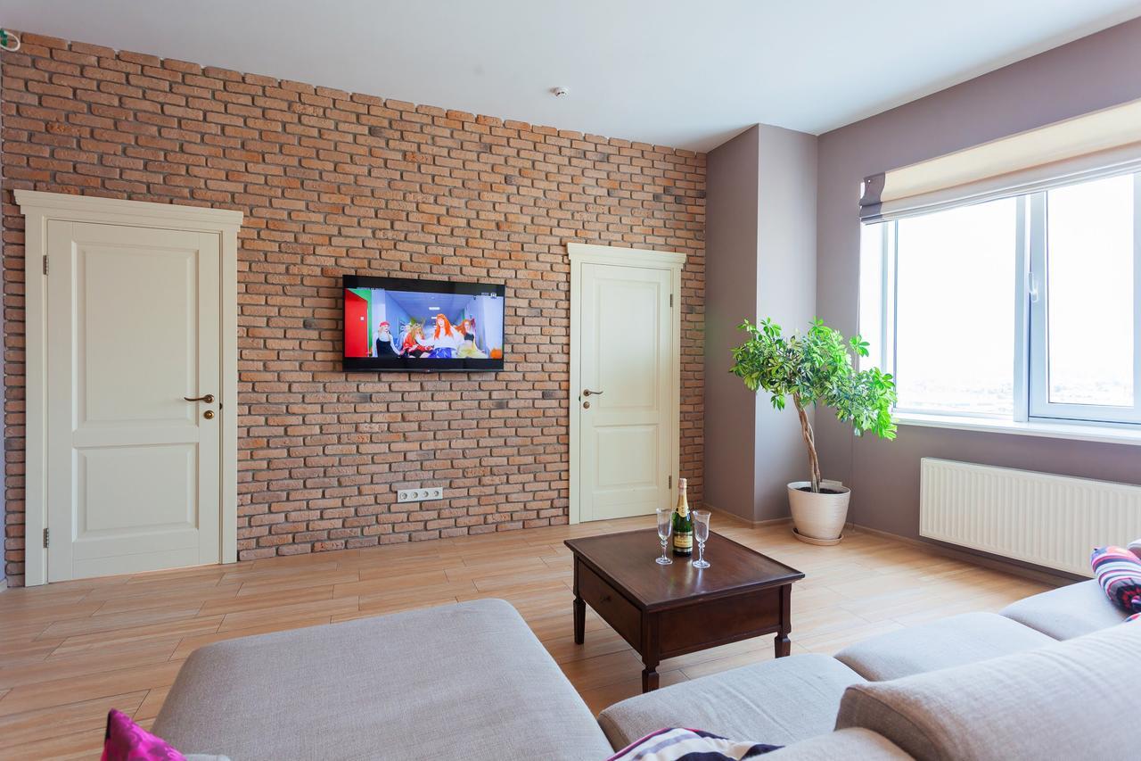 Stylish Views Apartments In The Parasol. Parus .Obolonskaya Embankment Киев Екстериор снимка