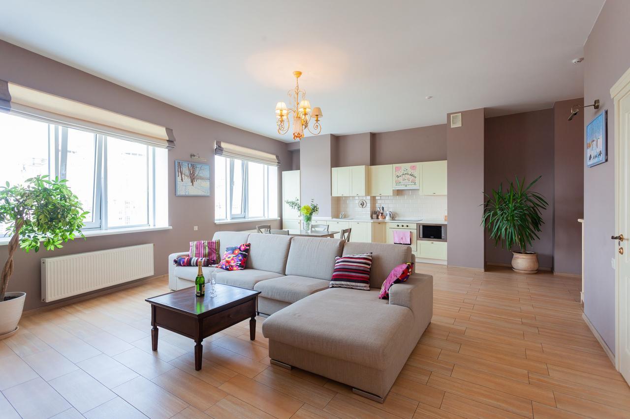Stylish Views Apartments In The Parasol. Parus .Obolonskaya Embankment Киев Екстериор снимка